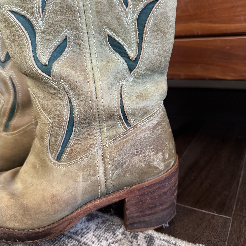 Vintage Frye Sabrina Floral Boots - Picture 2 of 6